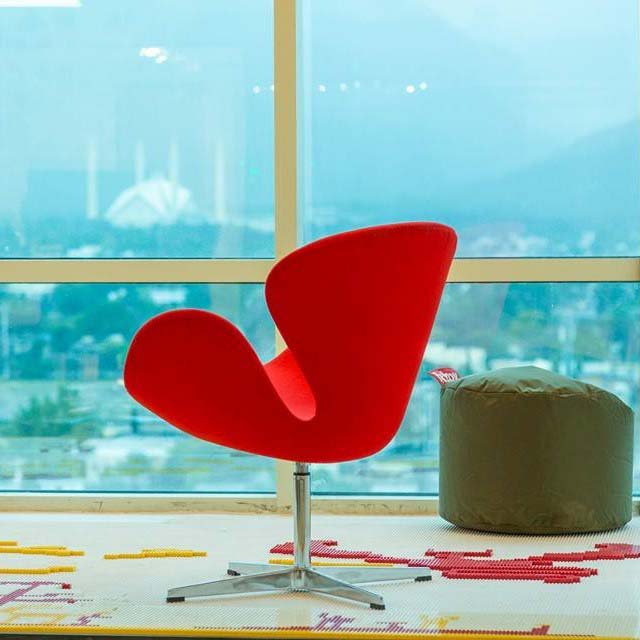2015 Workplace 3.0 red seat